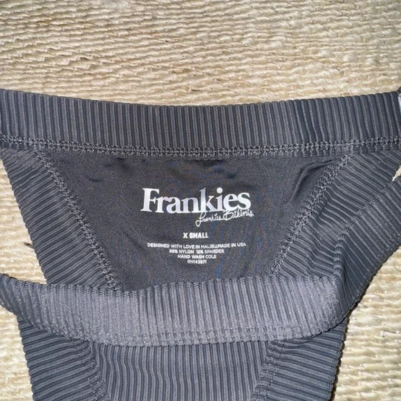 Gray Ribbed Bikini Set - Picture 4 of 4